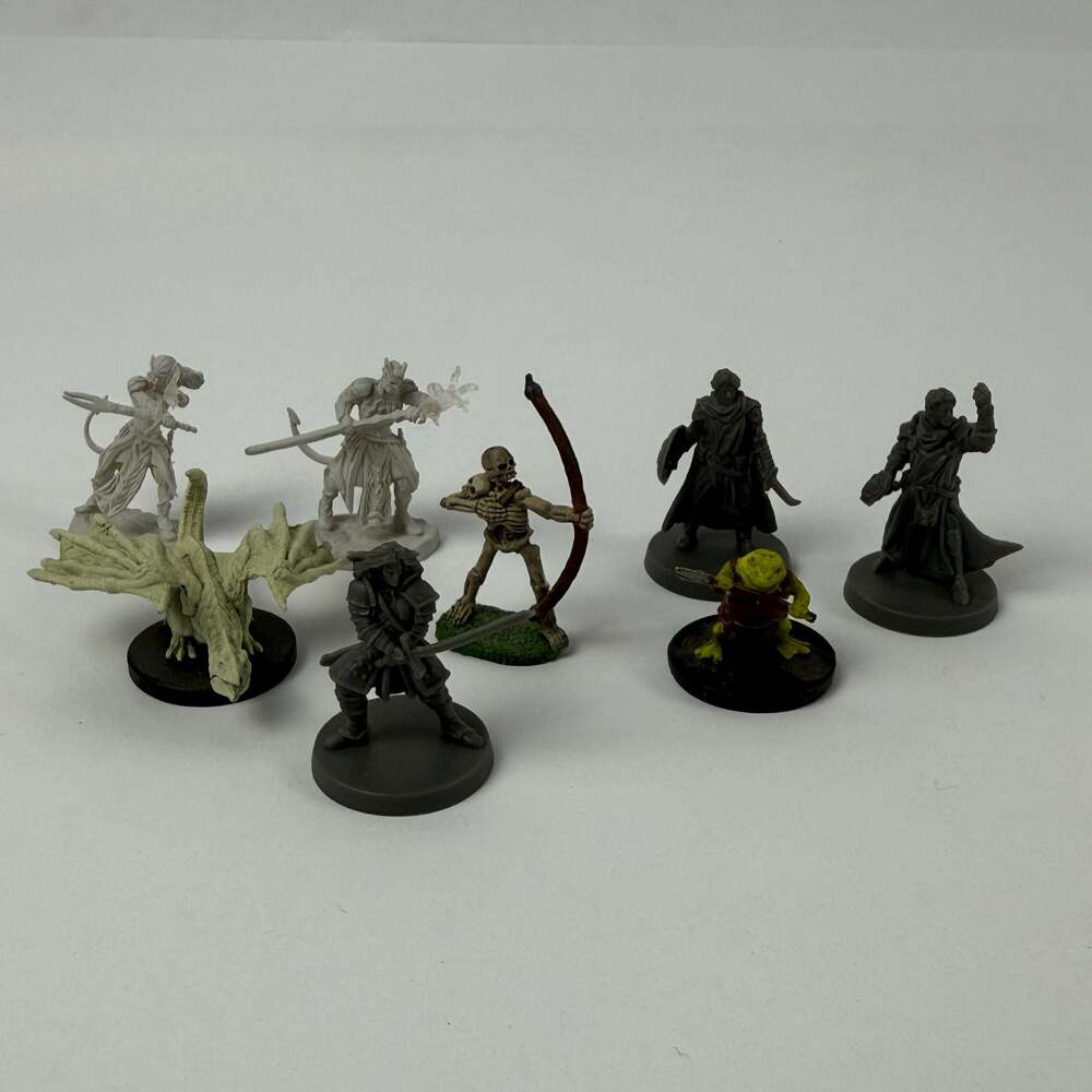 Assorted Lot of 8 Tabletop RPG Fantasy Miniatures D&D Board Game Figures